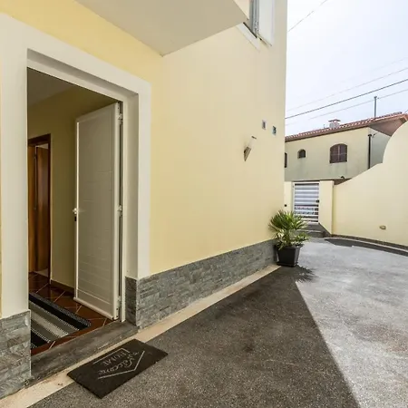 Flowers Island House 4 Canico  Exterior photo