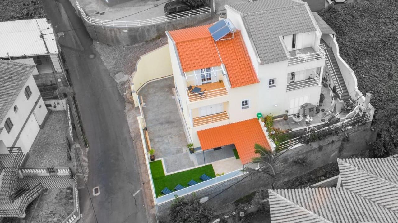 Flowers Island House 4